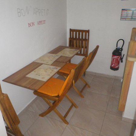Ferienwohnung Immeuble Nebot Grand-Bourg  Exterior foto