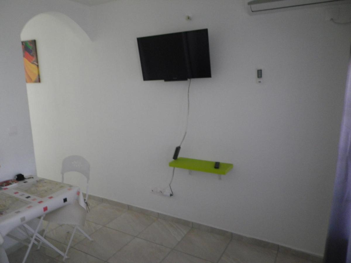 Ferienwohnung Immeuble Nebot Grand-Bourg  Exterior foto