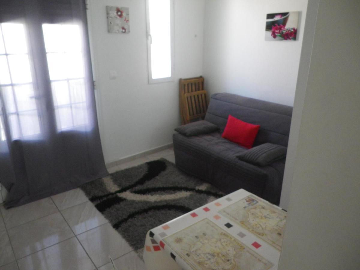 Ferienwohnung Immeuble Nebot Grand-Bourg  Exterior foto
